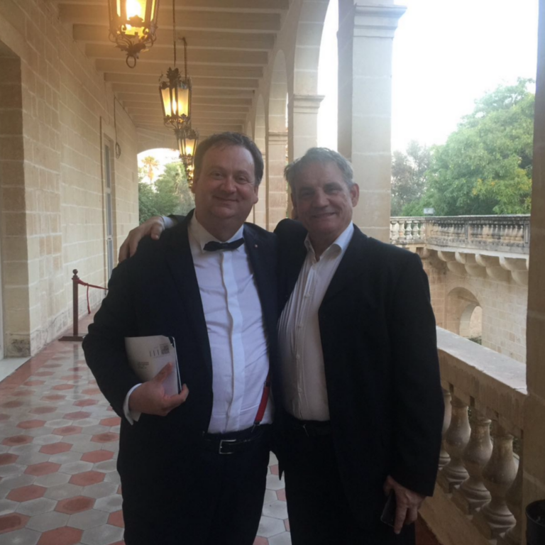 Luca Silvestrone con Fancesco Salvi a Malta con i corrispondenti diplomatici